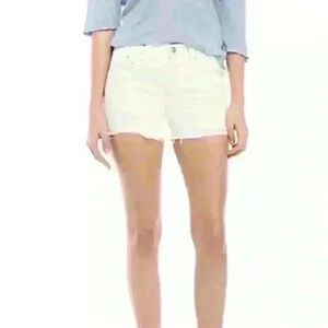 Free People We the free white Sofia denim shorts sz 25/0